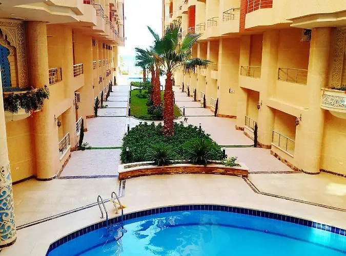 Studio Flat With Balcony, Free Access To Beach And Pools At Casablanca Beach *